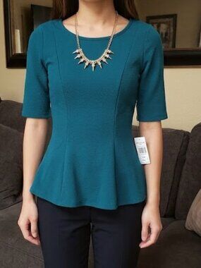 NWT Fio Fio sz Juniors small alre bottom top with detachable necklace